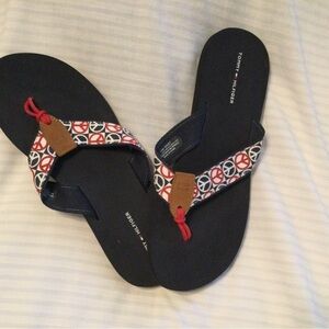 NWOT Tommy Hilfiger PEACE flip flops, size 10